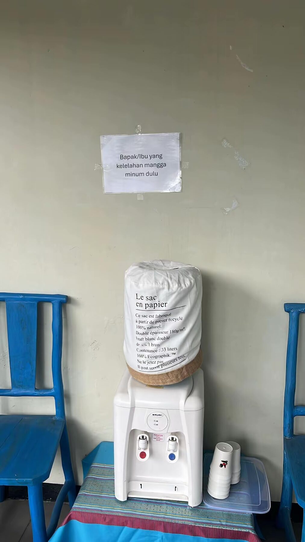 Ruang kerja, stok produk, dan pengemasan Airgo